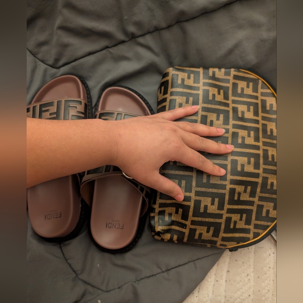 Wristlet and Slides Set